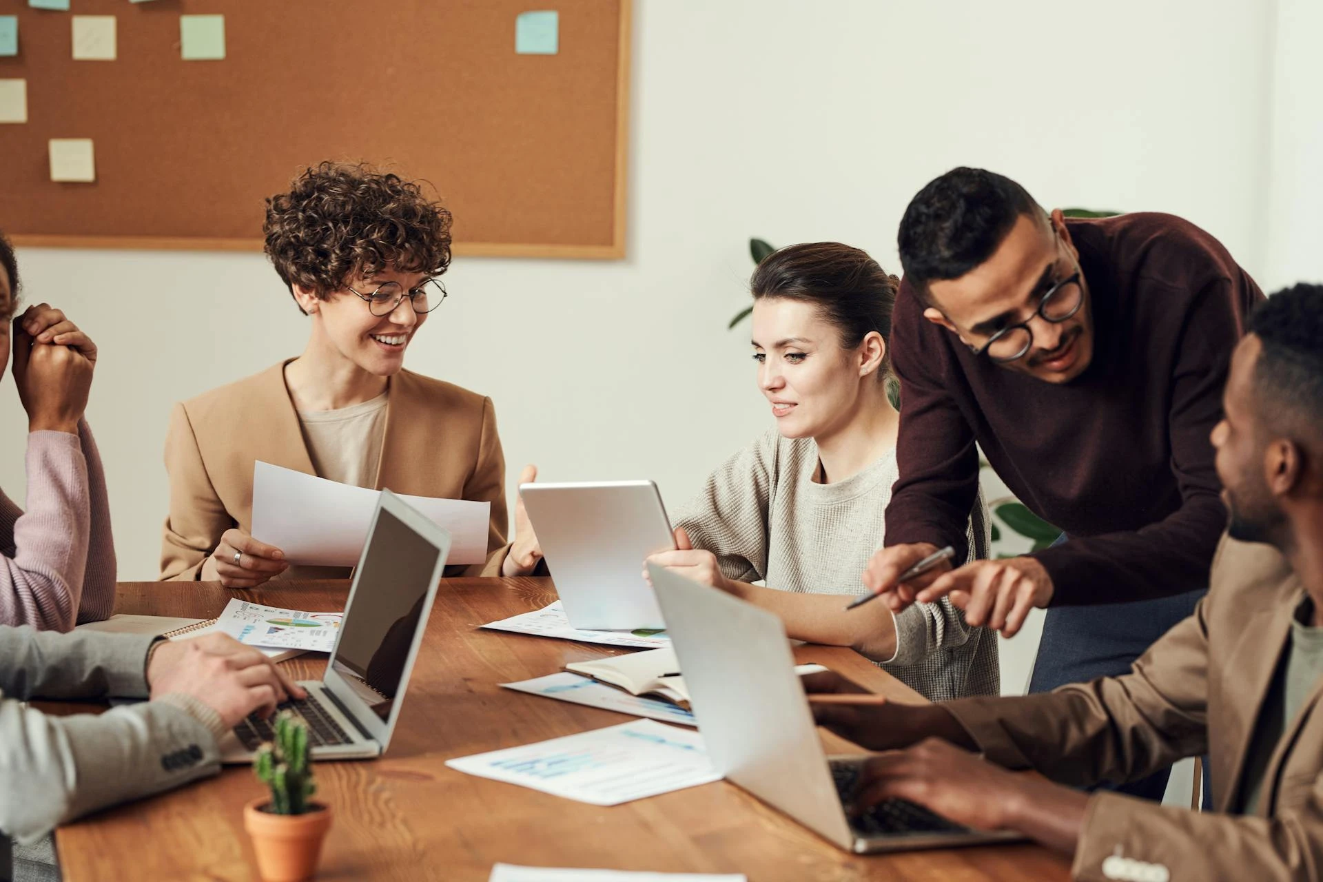 14 Real-World Project Management Dashboard Examples